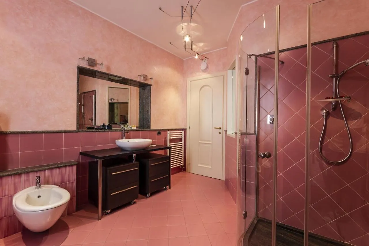 Grace Apartment - Smart Holiday Mantua 0*,  İtalya